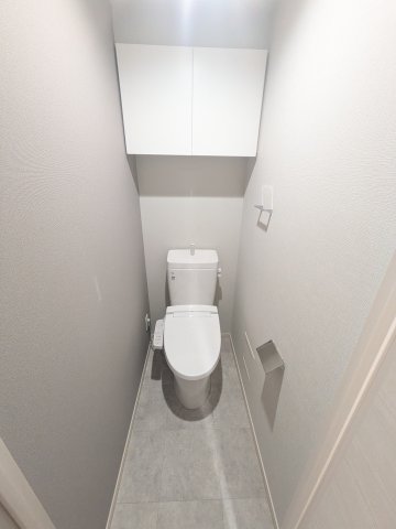 ジェノヴィア六町0101号室 トイレ