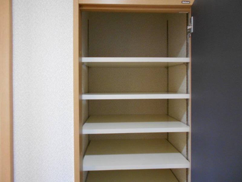 ノベル駒込2階 シューズボックス