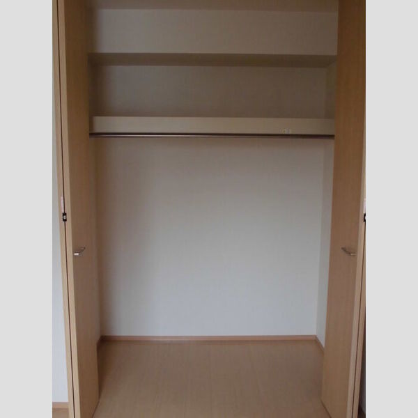 ワイズガーデン ウォークインクローゼット