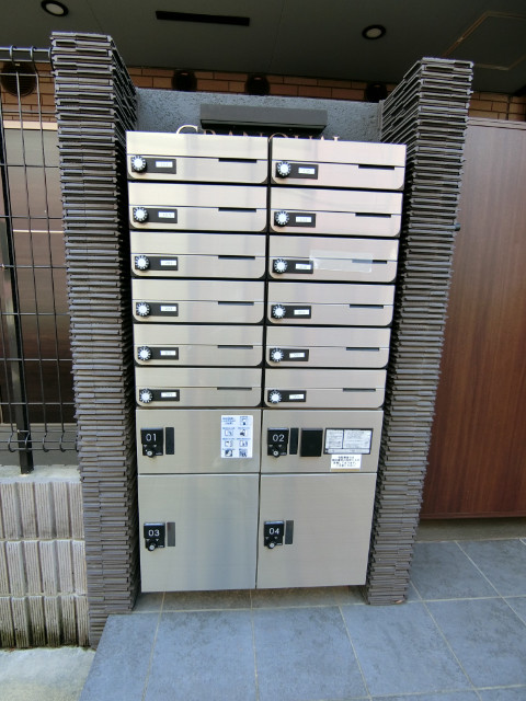 グランクオール朝霞 宅配ボックス