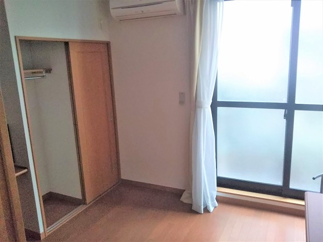 レオパレスアンセストラル 寝室