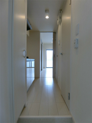 リブリ・大倉山 玄関