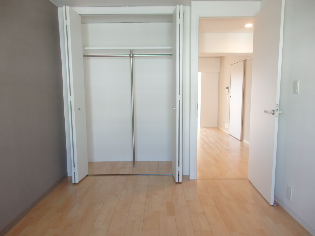 アールリエット三鷹302号室 収納