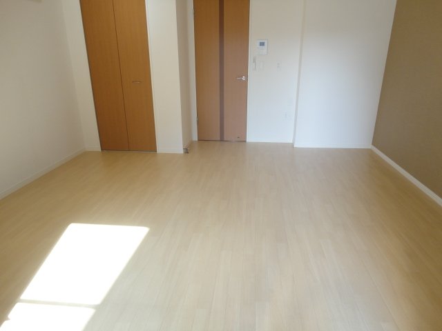 ＢＥＬＬ　ＧＲＡＣＥ（ベル　グラース） 洋室(１０帖)