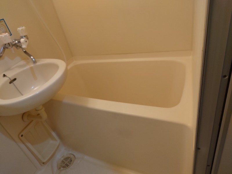 第6シティハイム1階 バス