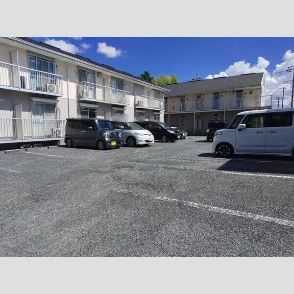 クレセント君塚　B206号室 駐車場