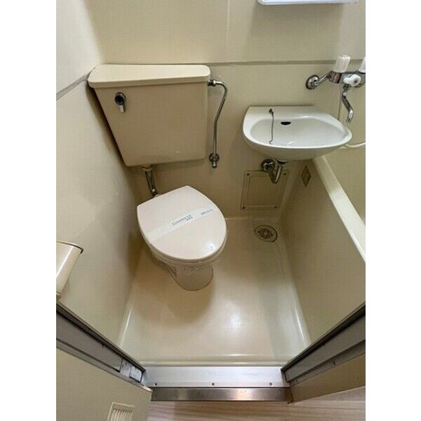 タッシ国立0201号室 トイレ