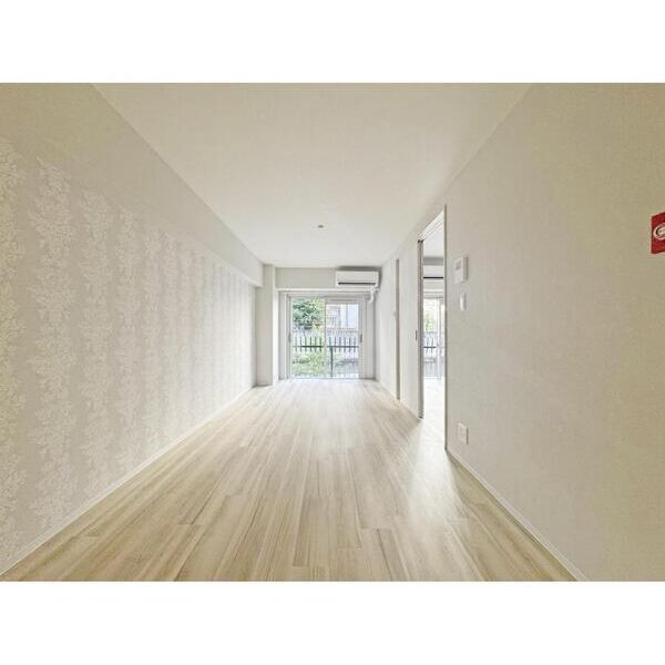 秀和第二南平台レジデンス リビング