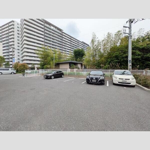 桜コート 駐車場