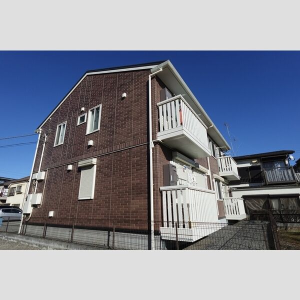 エスト102号室 建物外観