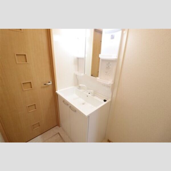 ロイヤルヒルズ春日　ABCDD102号室 洗髪洗面化粧台