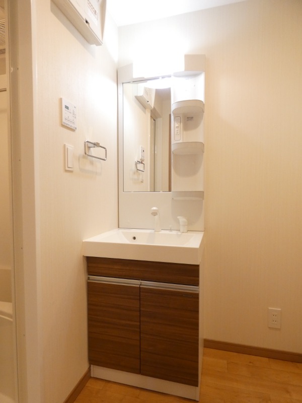 IL MEZZO DI TOKYO，UNO5階 独立洗面化粧台