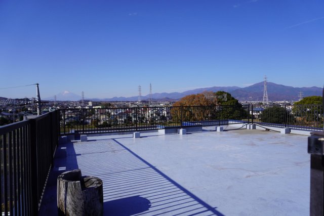 高明ビル302号室 眺望・解放感たっぷりの屋上♪
