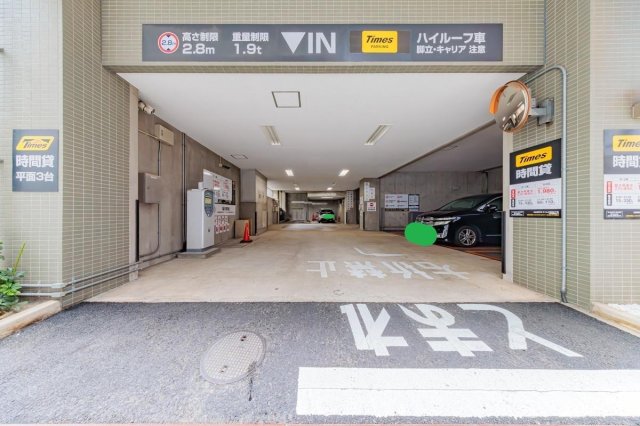 モアクレスト築地 駐車場