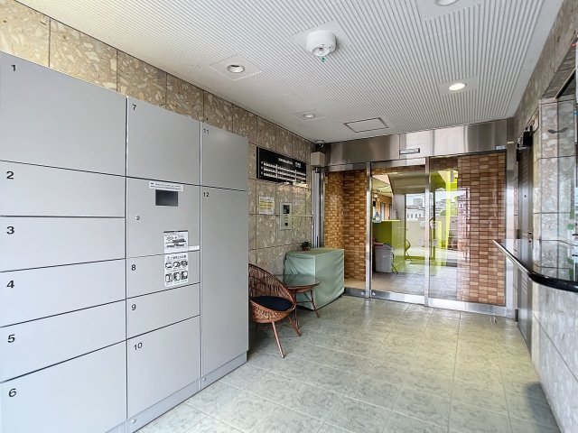 ダイアパレス鷺沼１2階 エントランス