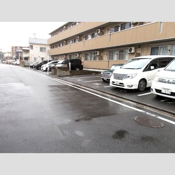 ラマージュⅡ106号室 駐車場