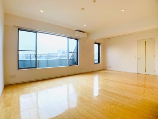 アパートメンツ東山 リビング