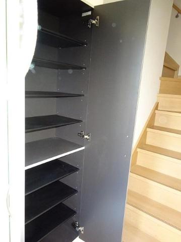 ローズハウス弐番館 下駄箱