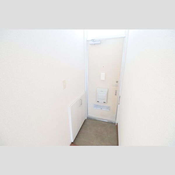 メゾンドネージュ№12 玄関