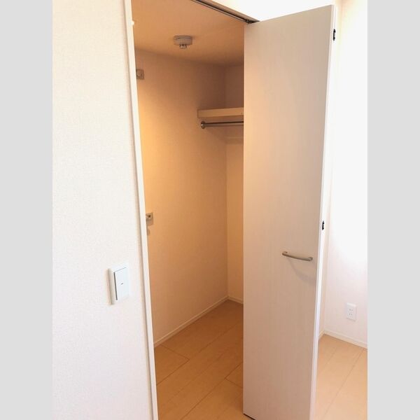 グランメール(諏訪町)201号室 収納