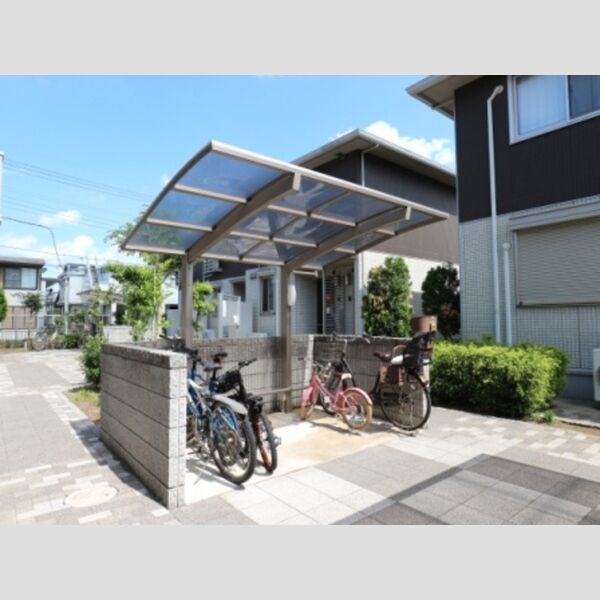 メビウス　A 駐輪場