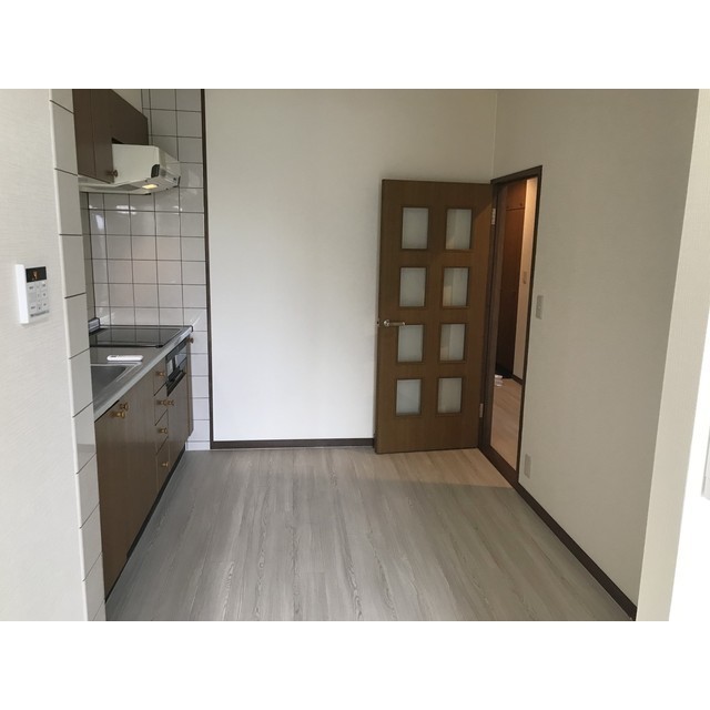 モンメール大磯202号室 内観