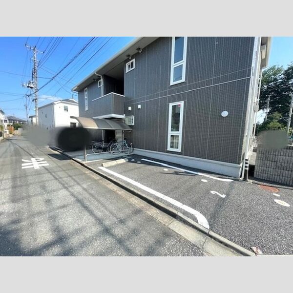 ノワイエ 駐車場