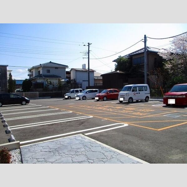 パレス　オン 駐車場