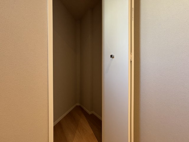 Log入谷／ログ入谷1202号室 Log入谷