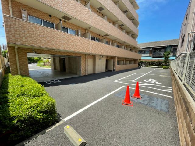 スプレスター志村坂上 駐車場