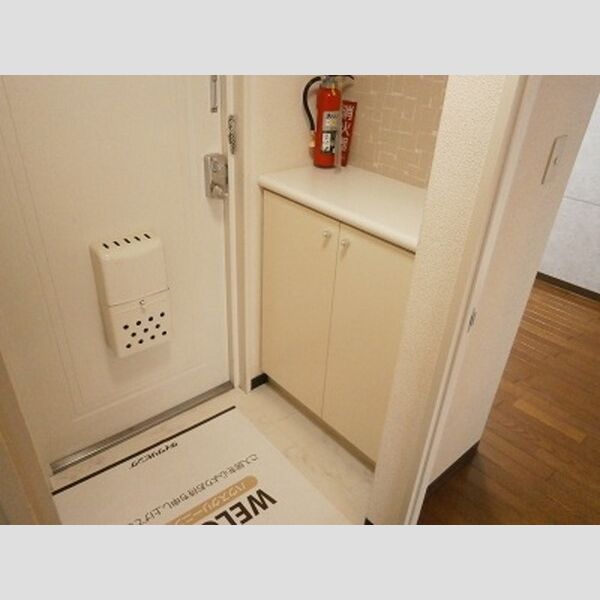 Bellevue壱番館205号室 ♪玄関♪