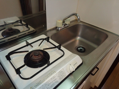 コート新橋4階 キッチン　※2014年8月撮影