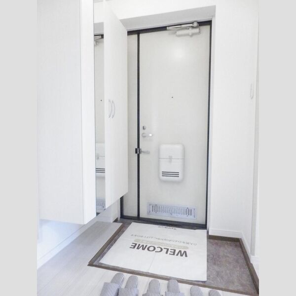 ヴァンベール山口　A305号室 玄関