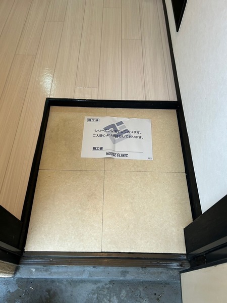 メゾン河辺 玄関