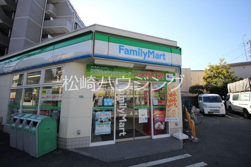 セルベコート鷺宮 ファミリーマート中野鷺宮一丁目店