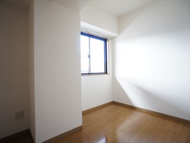 椎の実ハイツ0202号室 コンパクトで使いやすい洋室です