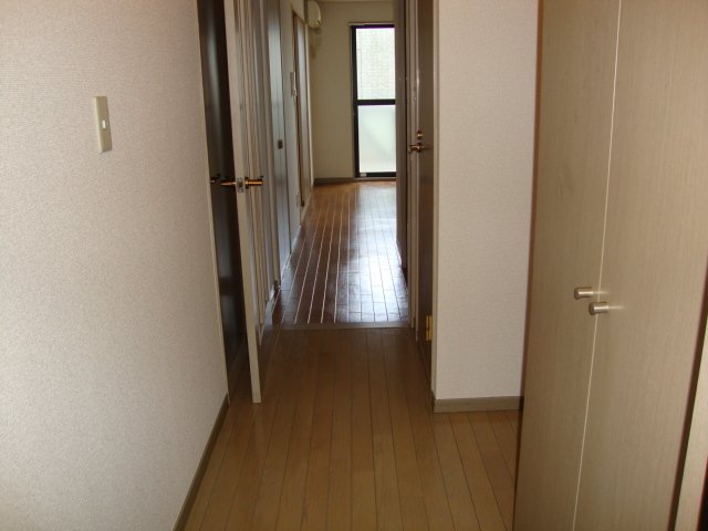 ピュア海老名 廊下