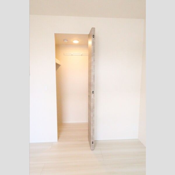 ルミナーレ ウォークインクローゼット