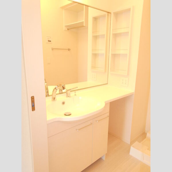 ラ・ルーチェ(川越)102号室 洗面