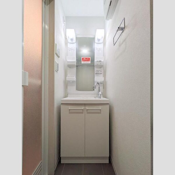 Alivis船橋East.WestEast1106号室 洗面