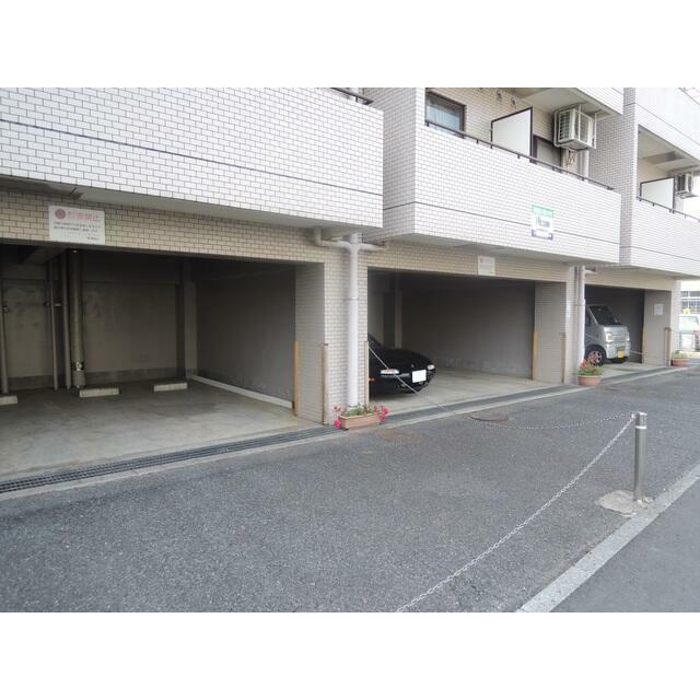日神パレス八王子 駐車場