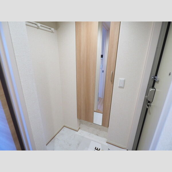 Amour202号室 玄関