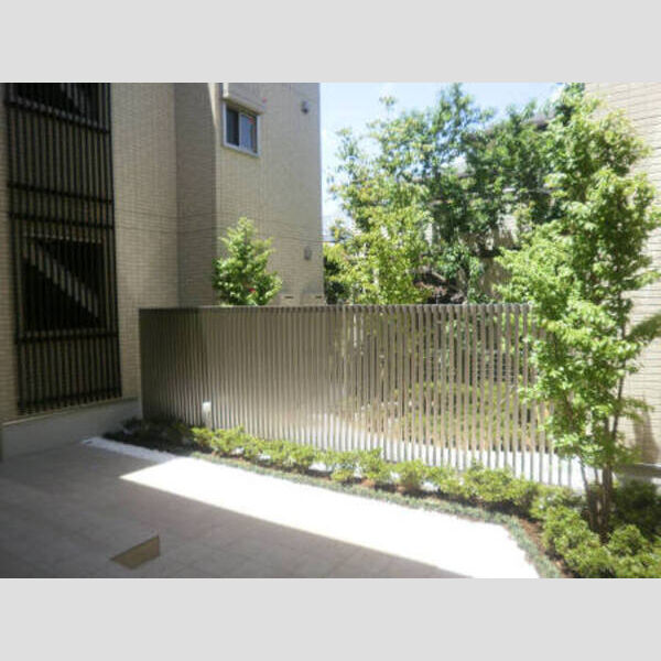 グリーンガーデン305号室 広々中庭♪