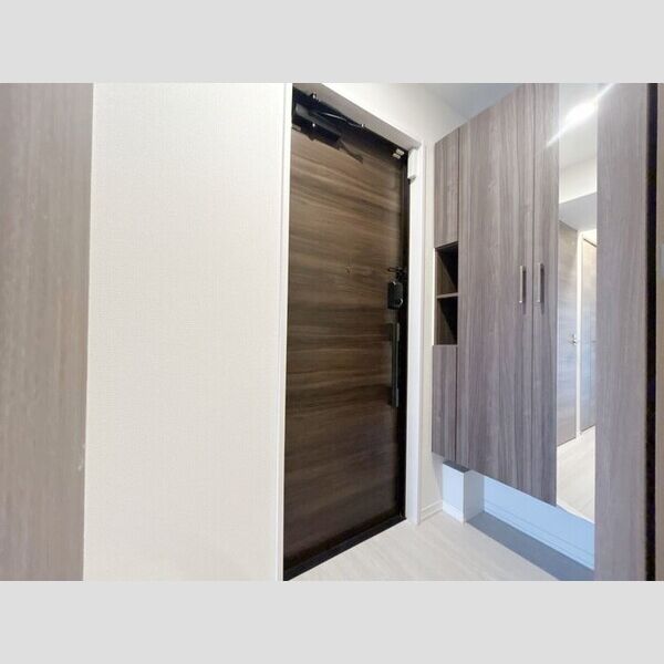 グラナーデ東日暮里202号室 玄関