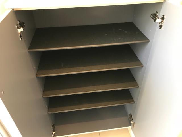 エル・ガーデン（ＥＬ・ＧＡＲＤＥＮ） 下駄箱