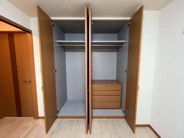 ガーデンヒルズNAKAYAMA弐番館102号室 クローゼット
