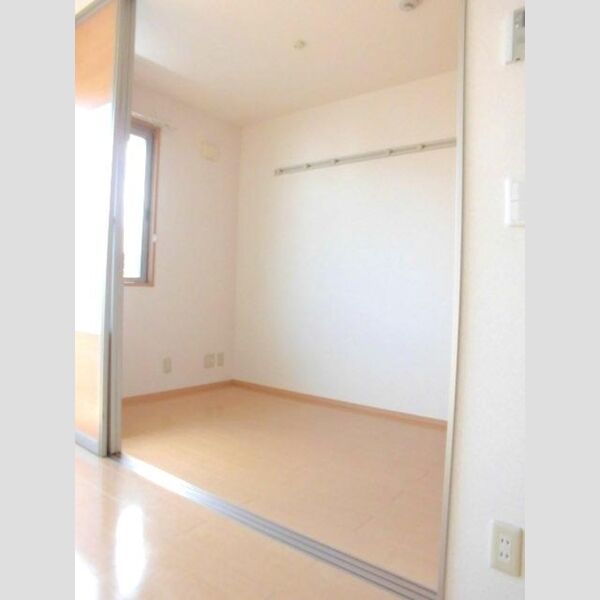 イースト・コート202号室 洋室