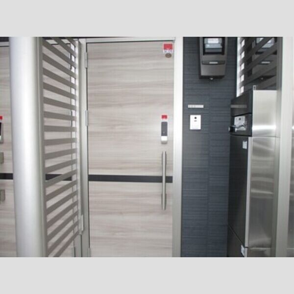 フォレストウッド　A棟203号室 玄関