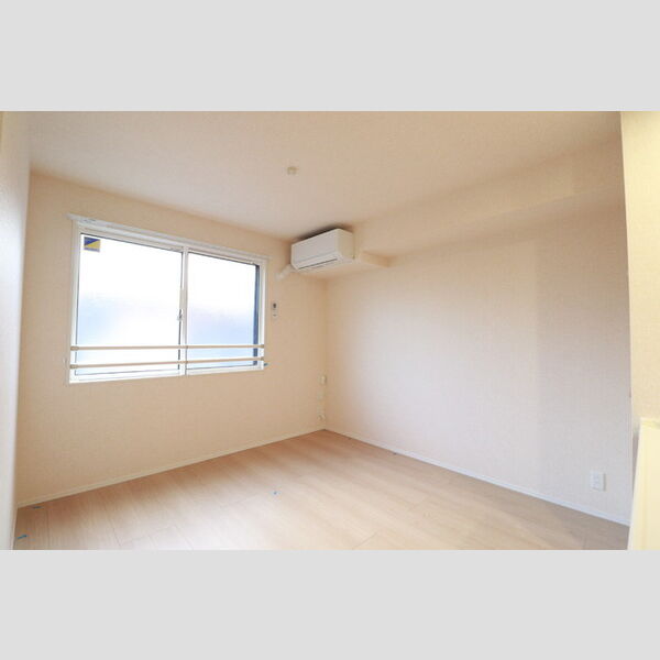 シェーンブルーメ横浜203号室 リビング