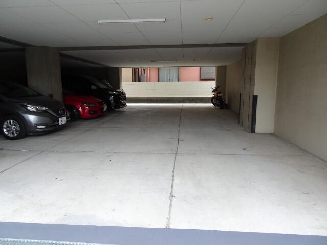 フェースタワーⅢ(K-113) 駐車場